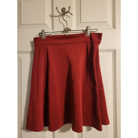 Red skater skirt - Picture 1 of 3